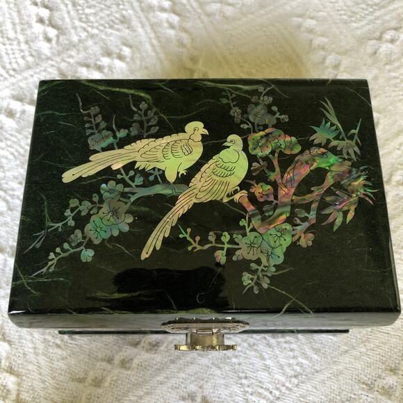 VTG Mother of Pearl Inlay Lacquer Jewelry Music Box Green Birds Mirror 6"x3.5" - Picture 1 of 13